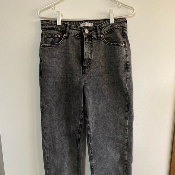 B. Young Black wash jeans - Picture 2 of 2